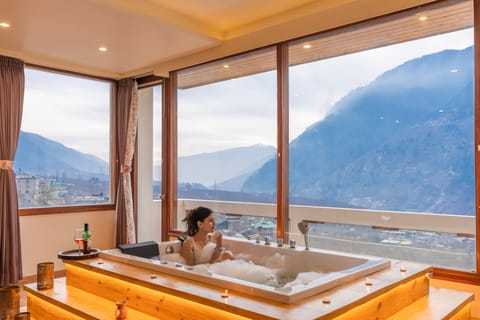 Junior Suite | Jetted tub