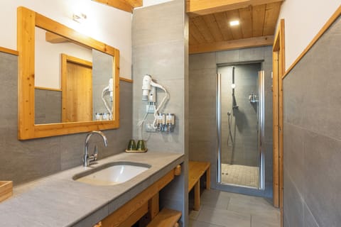 Suite, Mountain View | Bathroom | Free toiletries, hair dryer, bathrobes, slippers