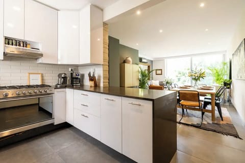 Deluxe Apartment | Private kitchen