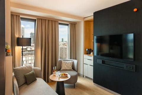 Junior Suite (Skyline) | Hypo-allergenic bedding available, minibar, in-room safe