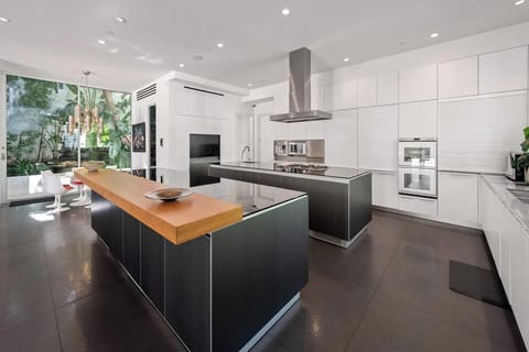 Luxury House, Multiple Beds, Pool Access, Pool View (Alta Royale) | Private kitchen