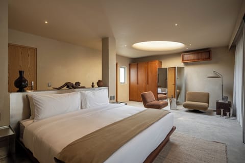 Signature Suite, City View | Premium bedding, Select Comfort beds, minibar, in-room safe