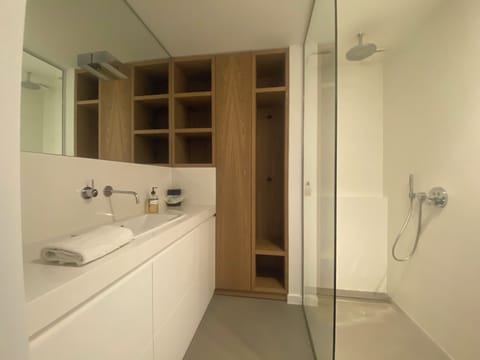 Deluxe Double Room, Park View | Bathroom