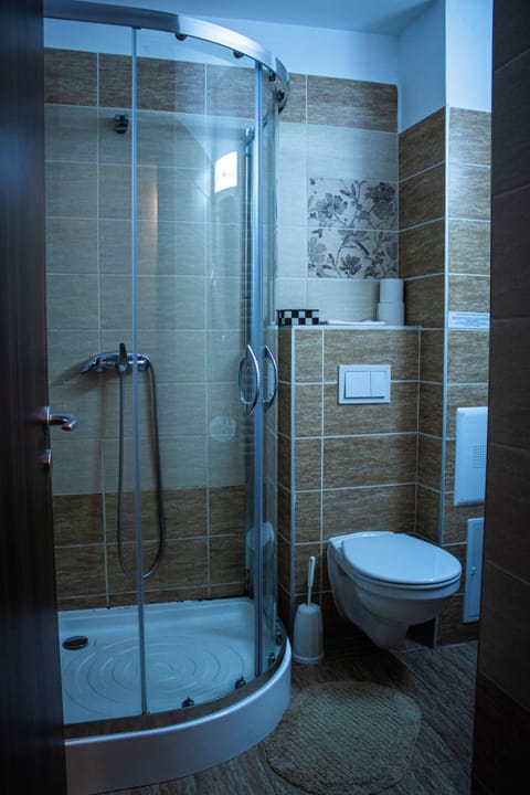 Shower, towels, soap, shampoo