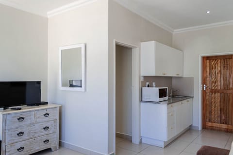 Coffee/tea maker, electric kettle