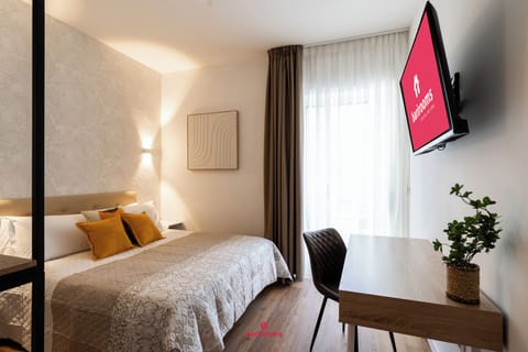 Double Room | Desk, iron/ironing board, free WiFi