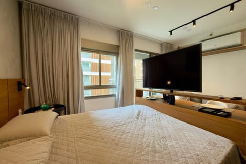 Comfort Apartment | Desk, iron/ironing board (on request), WiFi (free)