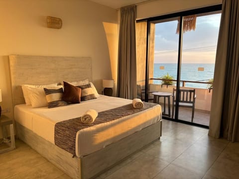Deluxe Double Room, Balcony, Ocean View | Free WiFi, bed sheets