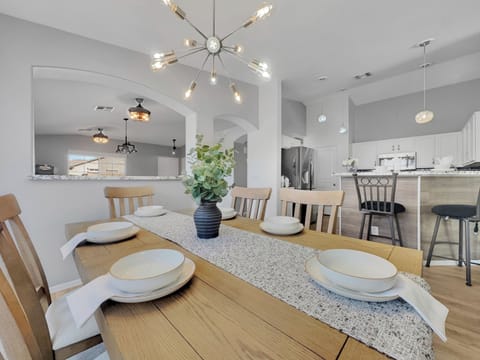 House, Multiple Beds, Pool Access, Pool View (153rd Surprise) | Dining