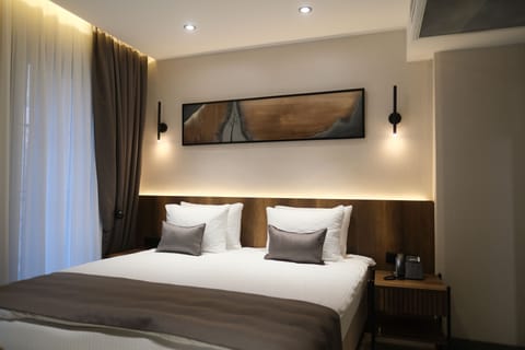 Standard Double Room, River View | WiFi (free)