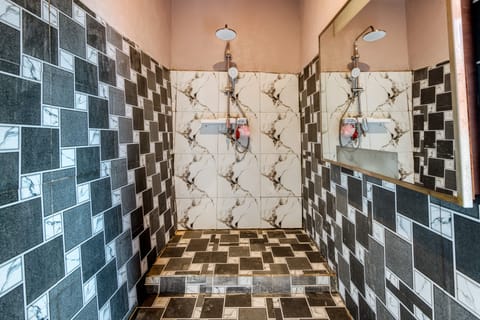 Deluxe Double Room, Balcony, Sea View | Bathroom | Shower, hair dryer, towels, soap