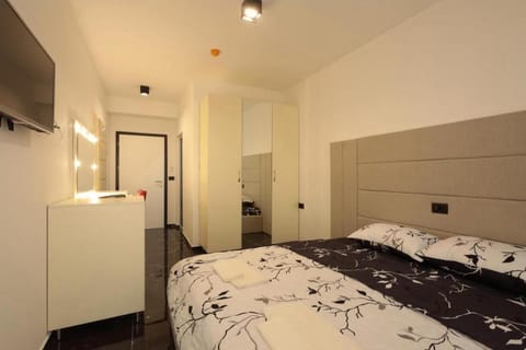 Double Room, Mountain View | Free WiFi