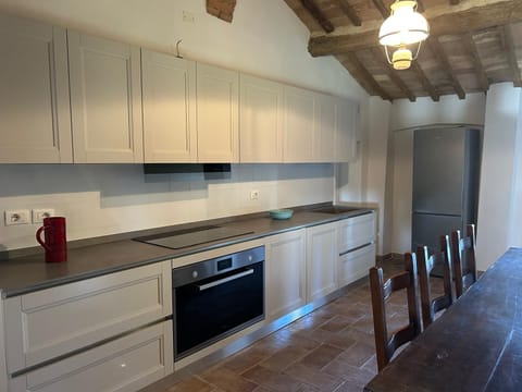 House | Private kitchen | Fridge, stovetop, toaster, cookware/dishes/utensils