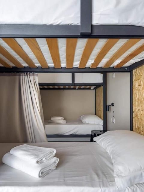 Shared Dormitory, Women only (2 Twin Bunk Beds) | Desk, soundproofing, free WiFi, bed sheets