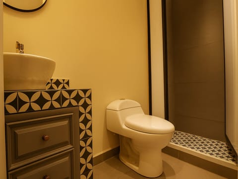 Standard Two Beds | Bathroom | Shower, towels, soap, shampoo