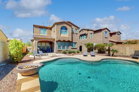 House (4 Bedrooms) | Front of property