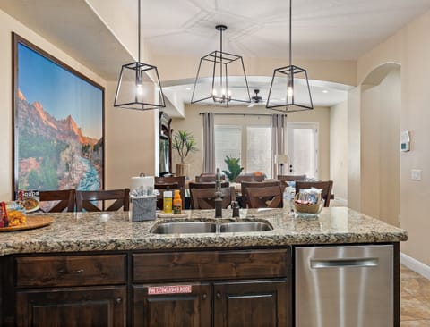 Townhome, 4 Bedrooms | Dining