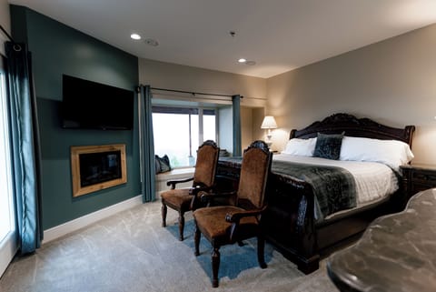 Sunrise Family Suite | Individually decorated, individually furnished, soundproofing, free WiFi