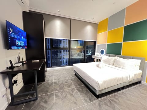 Deluxe Apartment, City View | Living area | Flat-screen TV