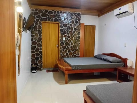 Deluxe Studio Suite | Free WiFi, bed sheets