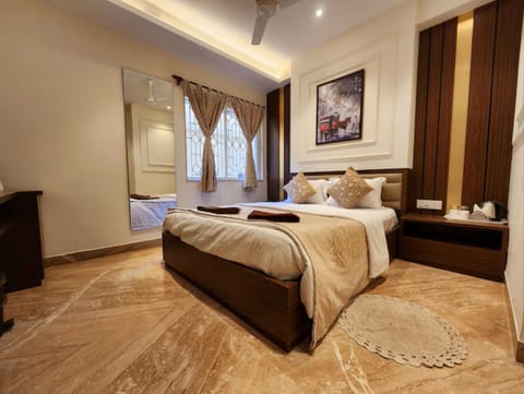 Deluxe Double Room | Iron/ironing board, WiFi (free)