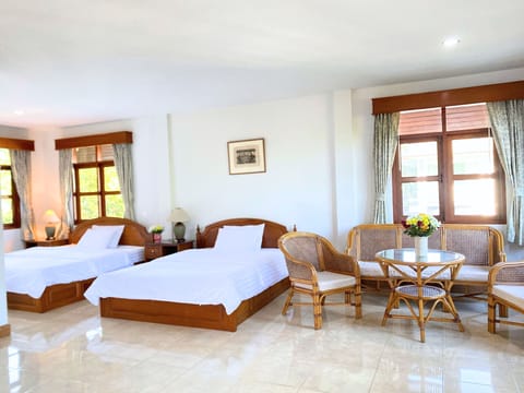 Luxury Double Room, Garden View | Blackout drapes, free WiFi