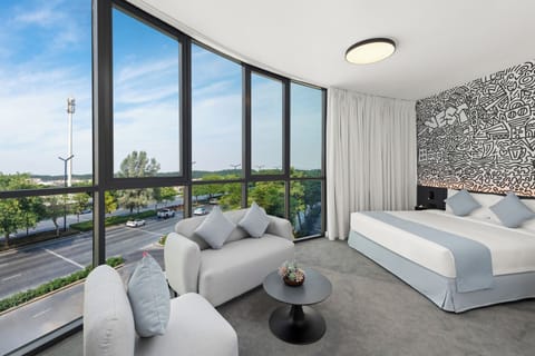 Signature Room | In-room safe, desk, laptop workspace, iron/ironing board
