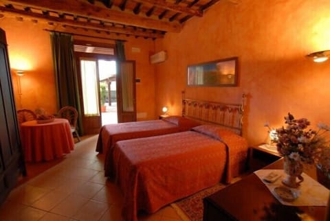 Double Room | Individually decorated, individually furnished, free WiFi, bed sheets