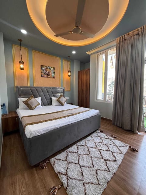 Luxury Room, Air conditioning | Laptop workspace, rollaway beds, free WiFi, bed sheets