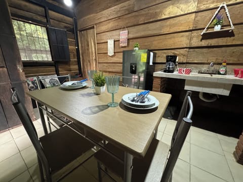 Classic Cabin, Courtyard View | Private kitchen