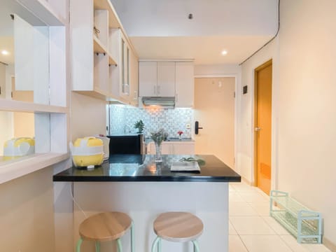 Standard Apartment, 2 Bedrooms | Dining room