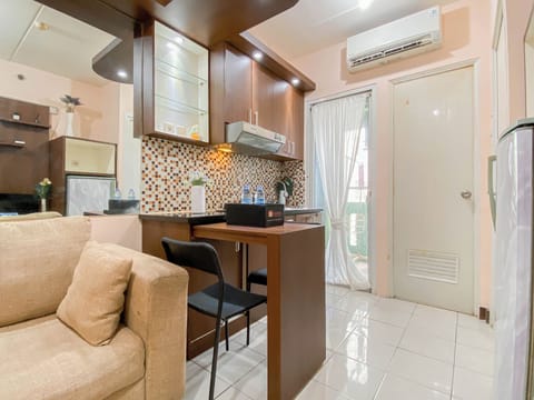 Standard Apartment, 2 Bedrooms | Dining room