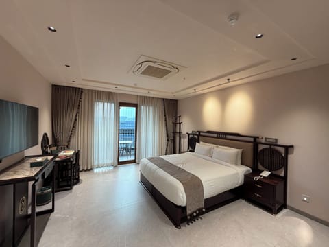 Junior Suite | Soundproofing, free WiFi, bed sheets