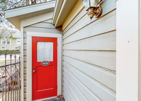 House (1 Bedroom) | Interior