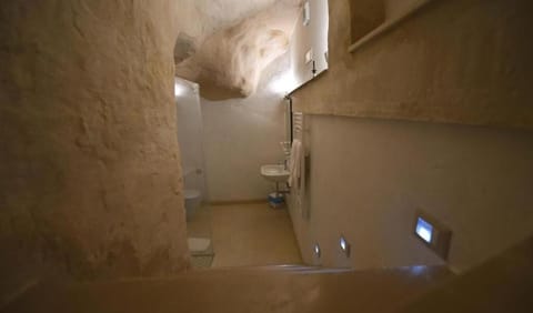 Quadruple Room | Bathroom | Free toiletries, hair dryer, towels, soap