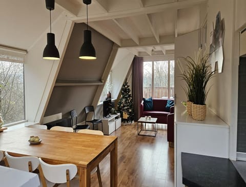 Chalet | Dining