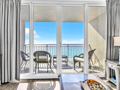 Condo, Multiple Beds (Emerald Beach 931) | Interior