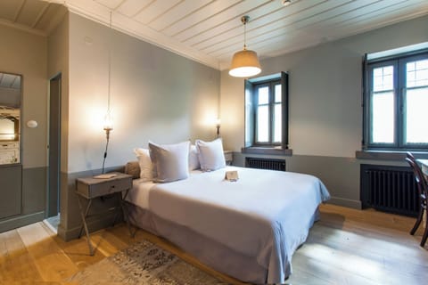 Deluxe Suite | Egyptian cotton sheets, premium bedding, down comforters