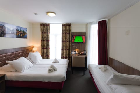 Standard Triple Room | In-room safe, desk, iron/ironing board, free WiFi