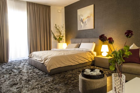 Luxury Penthouse, 4 Bedrooms, Accessible, Private Pool | 2 bedrooms, minibar, in-room safe, blackout drapes