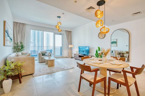 Premium Apartment, 2 Bedrooms, Harbor View | Living room | 35-inch Smart TV with digital channels