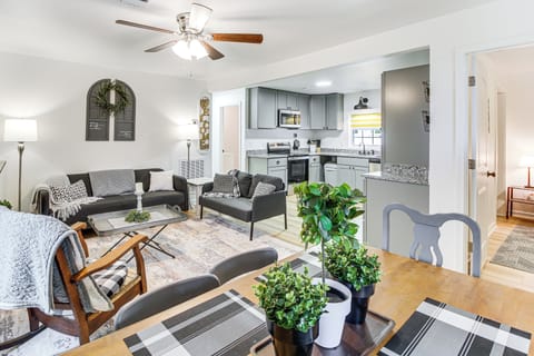 House (3 Bedrooms) | Interior