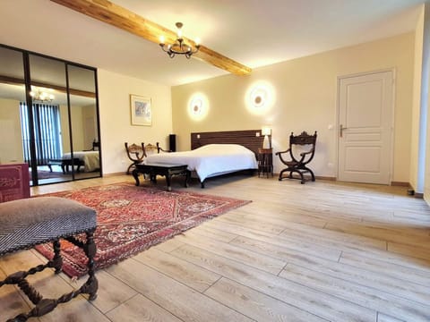 Superior Suite, Sauna & Hammam | Blackout drapes, iron/ironing board