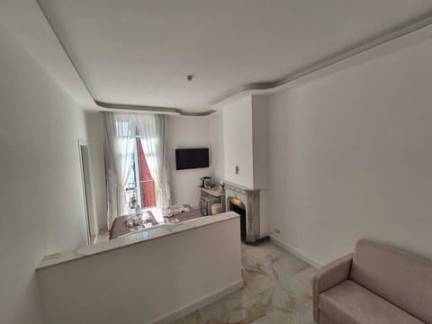 Premium Studio Suite, Sea View | Down comforters, minibar, in-room safe, desk