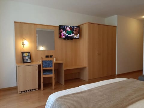 Garden | In-room safe, desk, free WiFi, bed sheets