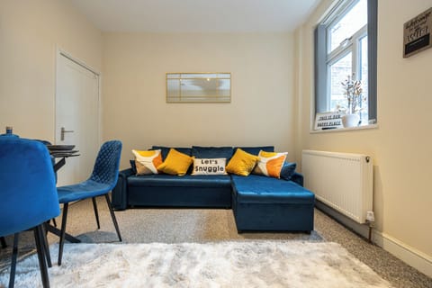 House, 4 Bedrooms, Garden View | Living room