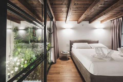 Deluxe Apartment | Free WiFi