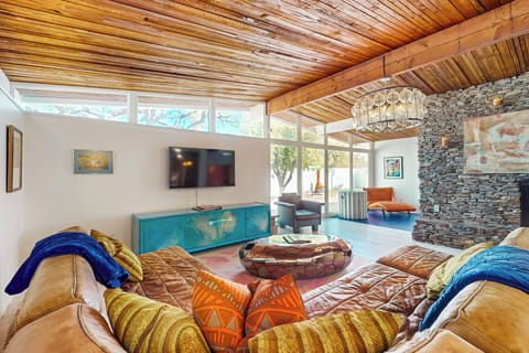 House (4 Bedrooms) | Front of property