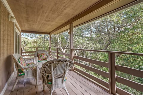 Condo, 2 Bedrooms | Property grounds