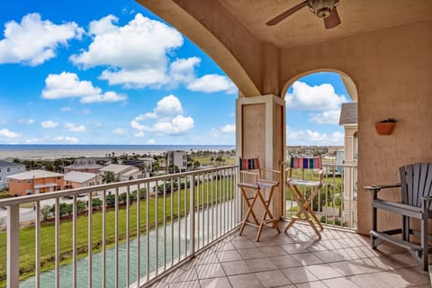 Condo, 3 Bedrooms | Property grounds